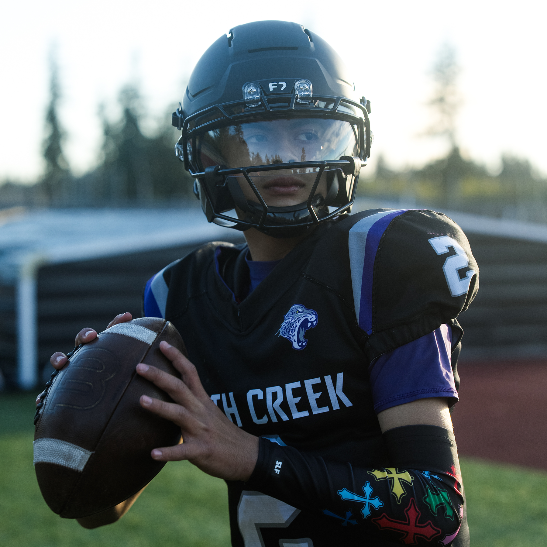 F7 AiR YOUTH ELITE HELMET